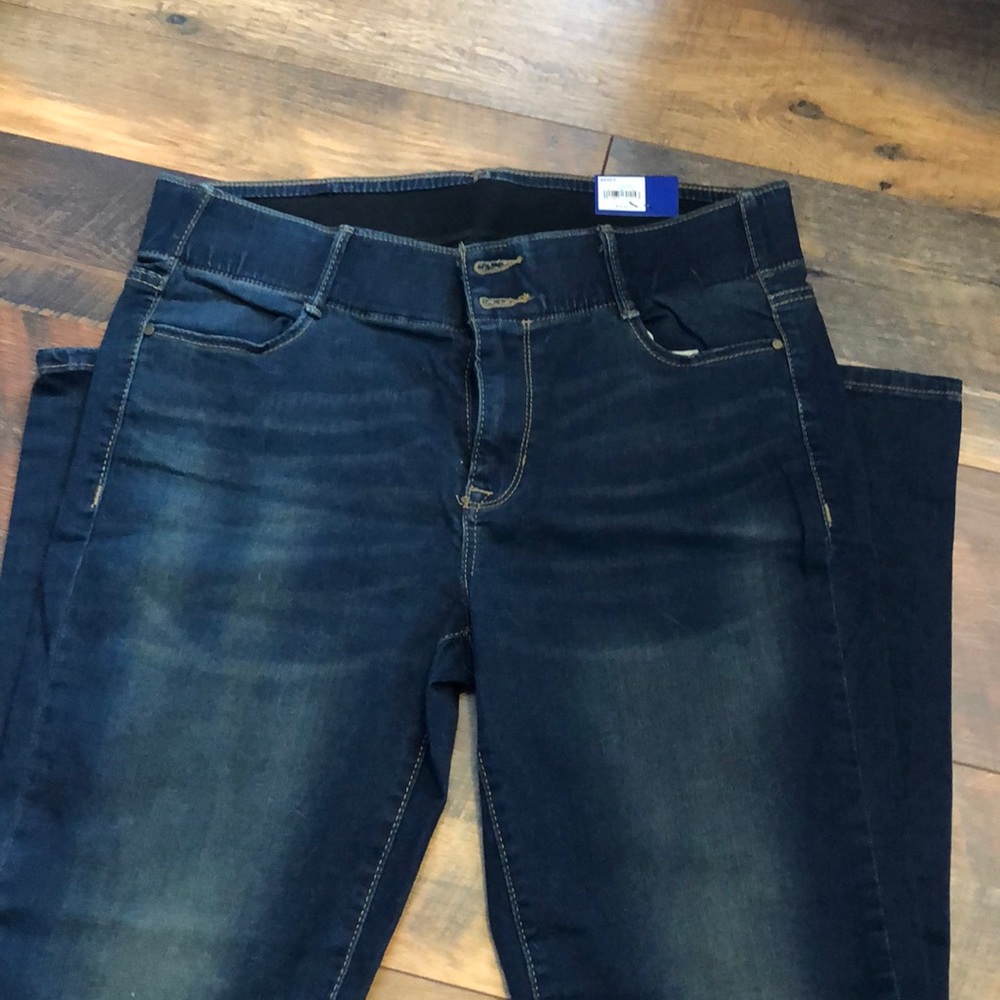 APT. 9 NWT jeans